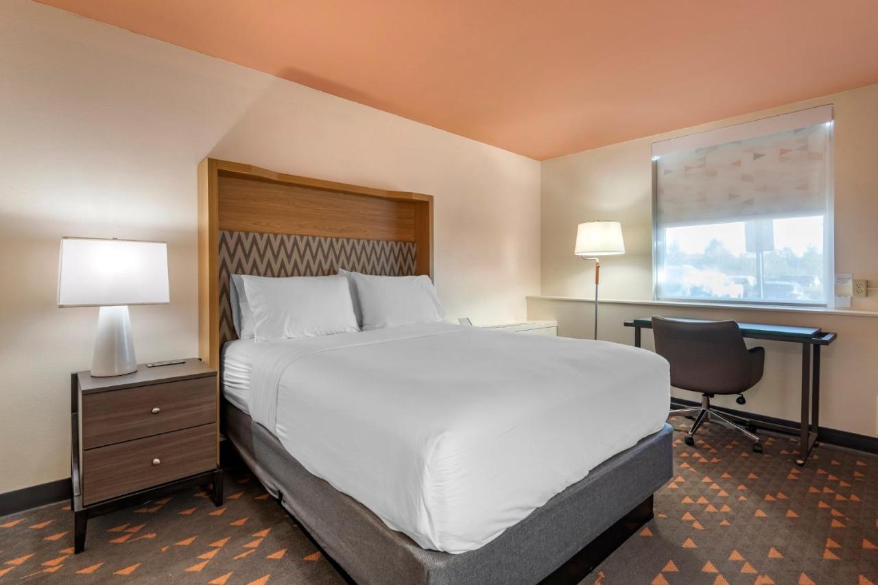 By Ihg 3* Bangor